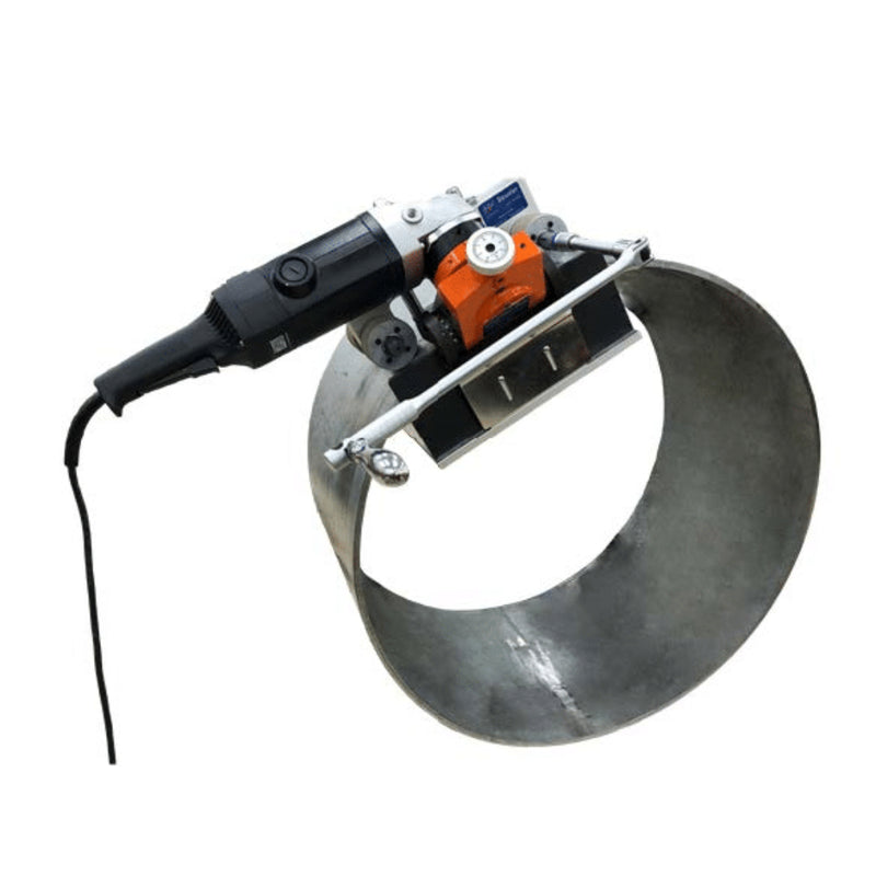 Steelmax APB 32 Pro manual pipe beveling machine set up on pipe