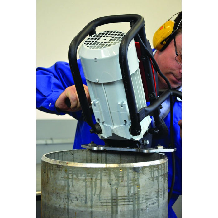 Steelmax BM21 SS portable beveling machine for stainless steel - In use on pipe
